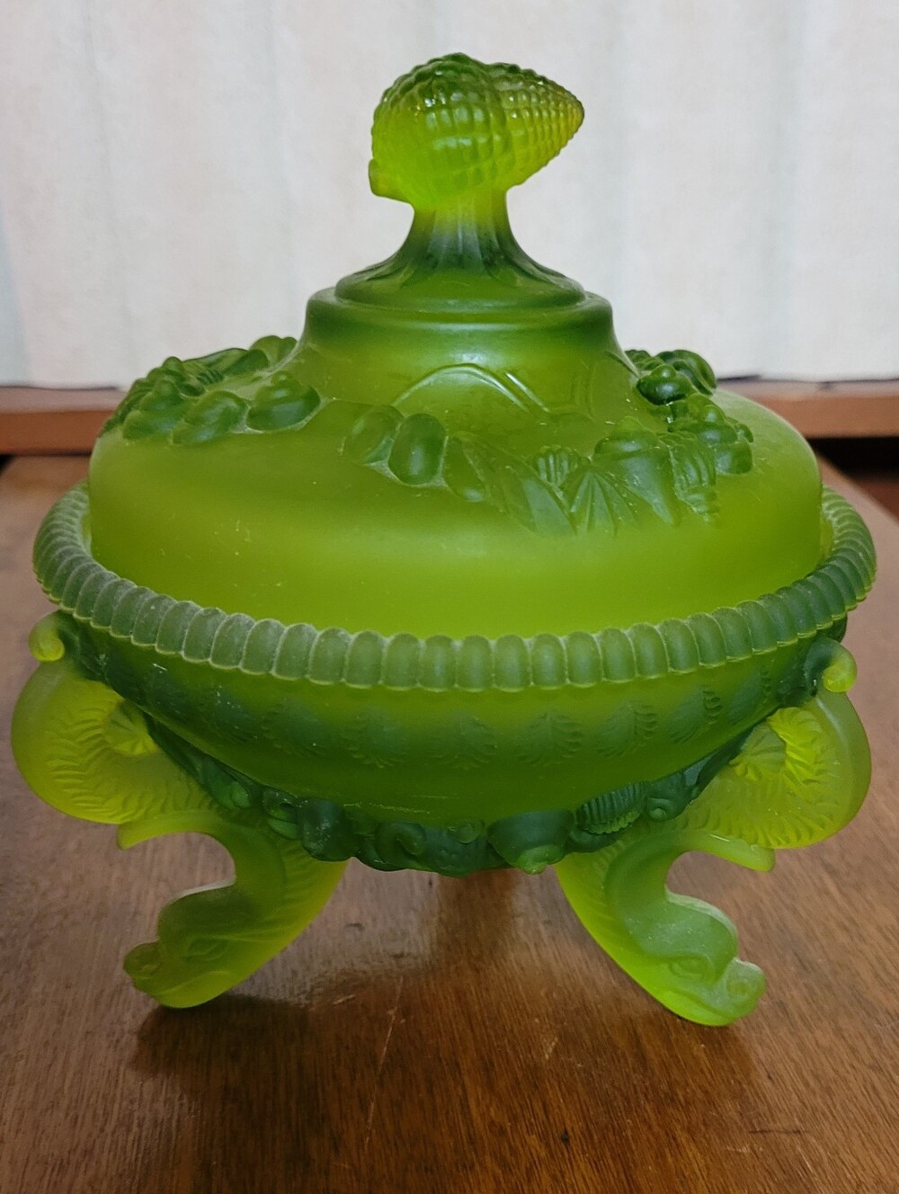 Westmoreland Satin Green Decorative Glass Candy Dish with Lid (116)